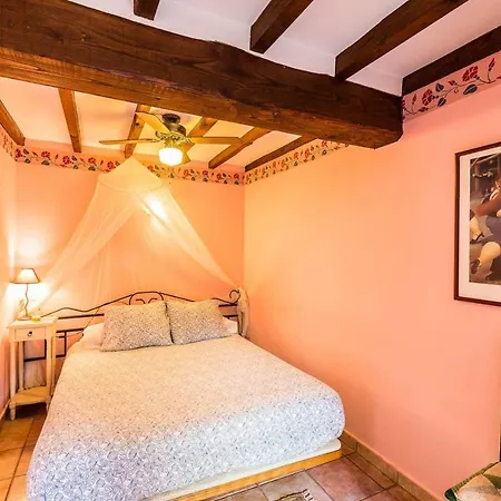 Cosy With Garden View In 45 M² Parking Robledillo De Gata