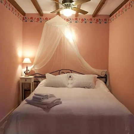 Cozy In Robledillo De Gata, 45 M² With Garden View شقة